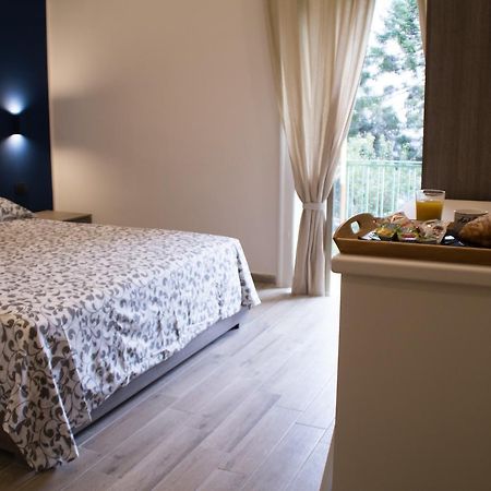 Interno 10 Cavour Bed & Breakfast เนเปิลส์ ภายนอก รูปภาพ