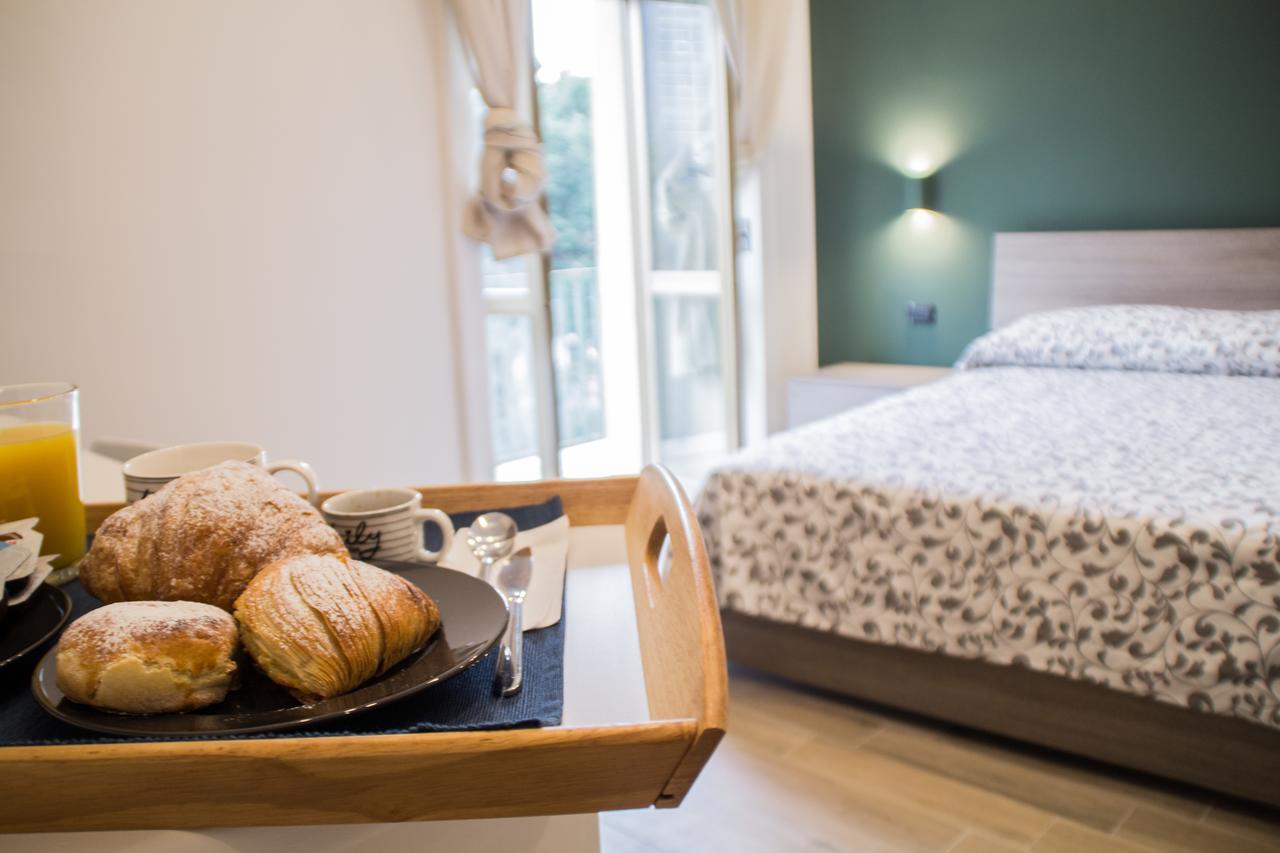 Interno 10 Cavour Bed & Breakfast เนเปิลส์ ภายนอก รูปภาพ