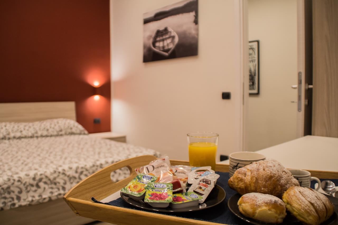 Interno 10 Cavour Bed & Breakfast เนเปิลส์ ภายนอก รูปภาพ