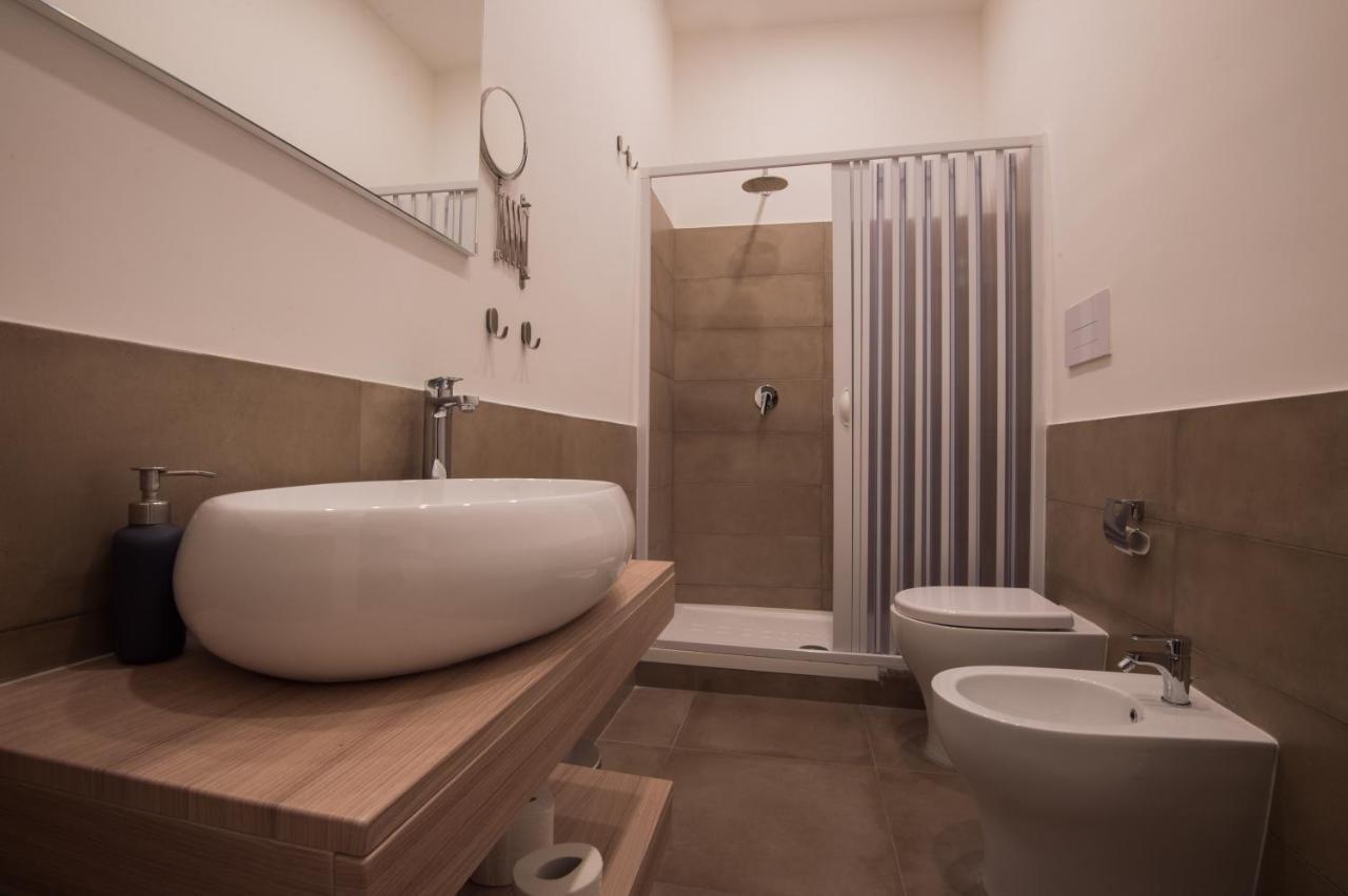 Interno 10 Cavour Bed & Breakfast เนเปิลส์ ภายนอก รูปภาพ